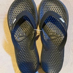 NIKE Black Flip-Flops Women's Size 6 or 6.5
